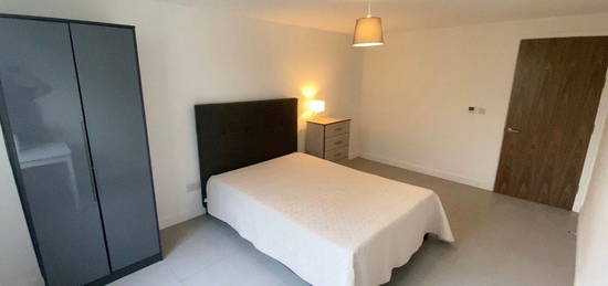 Room to rent in St. Rule Street, London SW8