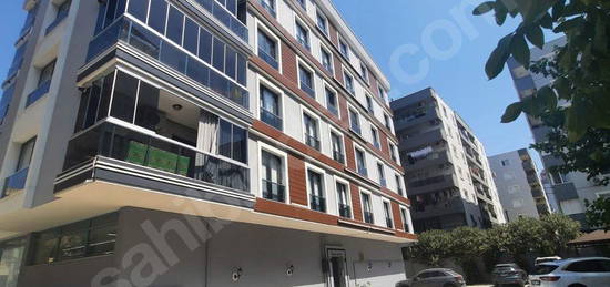 BUCA'DA YERDEN ISITMALI 3+1 SİTE İÇİ 140m2 KİRALIK LÜX DAİRE