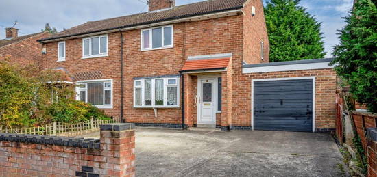 2 bed semi-detached house for sale