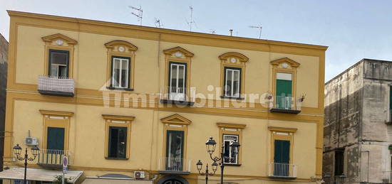 Bilocale piazza Luigi Palomba, Torre del Greco