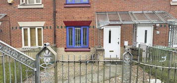 2 bedroom terraced house to rent