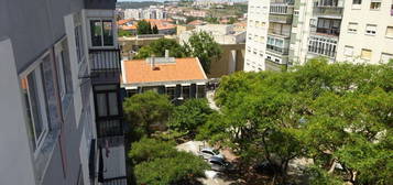 Arrendamento de Apartamento T3  na praceta Gil Vicente