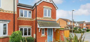 3 bed semi-detached house for sale