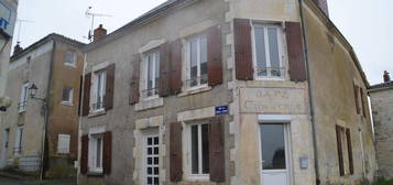 Appartement 2 chambres en plein bourg de La Caillère Saint H