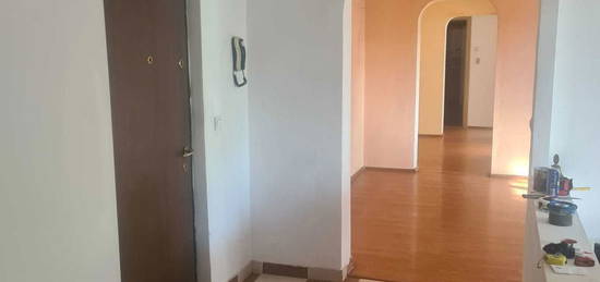 Apartament 4 camere pretabil locuinta/spatiu comercial 105mp | Dristor