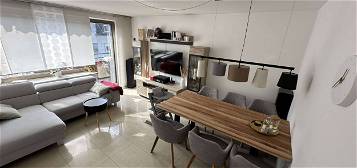 Stilvolle, sanierte 3-Zimmer-Wohnung mit gehobener Innenausstattung mit EBK in Düsseldorf