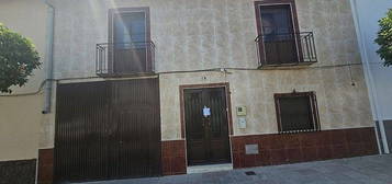 Casa en calle Benjumea en Villatorres