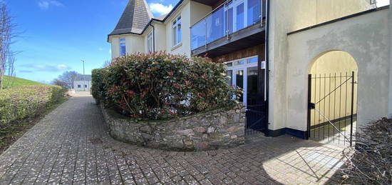 Flat to rent in Sharkham Court, Brixham TQ5