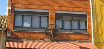 Casa adosada en Avenida de la Constituci&#xF3;n, 125