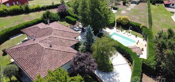 VILLA INDIPENDENTE CON PISCINA