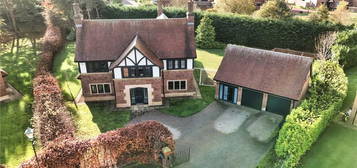 6 bedroom detached house for sale