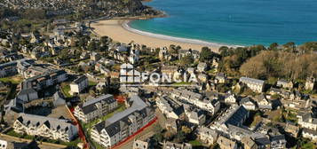 DERNIER ÉTAGE Spacieux appartement T3 neuf orienté Sud, belles prestations, proche plage de TRESTRAOU