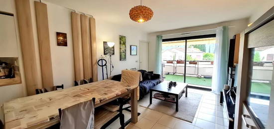 Appartement  à vendre, 3 pièces, 2 chambres, 63 m²