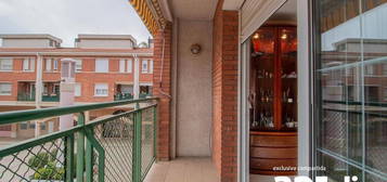 Casa adosada en venta en De Manuel Pedrolo, Centre - Eixample – Can Llobet