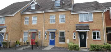 3 bedroom town house for sale