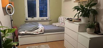 Tageweise Kleines Zimmer in WG