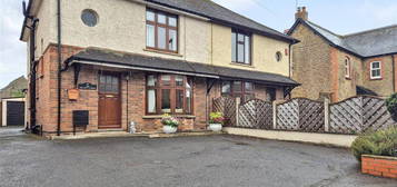 4 bedroom semi-detached house for sale