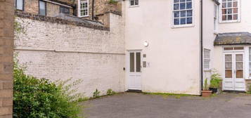 1 bedroom ground floor flat for sale