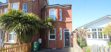 End terrace house to rent in Manor Road, East Preston, Littlehampton BN16