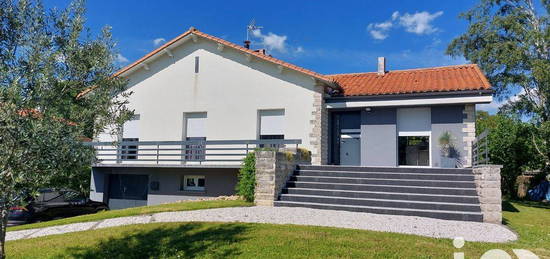 Maison 9 pièces 208 m²