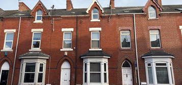 5 bedroom terraced house