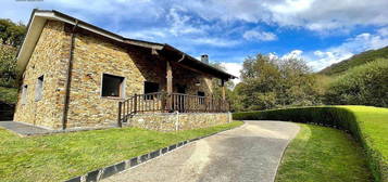 Chalet en Villanueva de Oscos