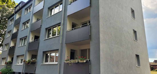 Renovierte 3 Zimmerwohnung mit Balkon - einziehen und wohl fühlen! Ideal für Paare und kl. Familien!