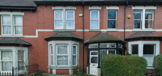 5 bedroom terraced house