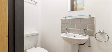 2 bed flat to rent