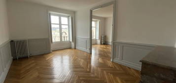 Appartement  à louer, 5 pièces, 3 chambres, 153 m²