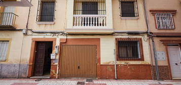 Chalet adosado en venta en calle Santa Águeda