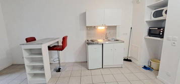 Studio 1 pièce 28 m²