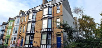 2 bed flat to rent