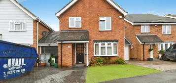 4 bedroom link detached house for sale