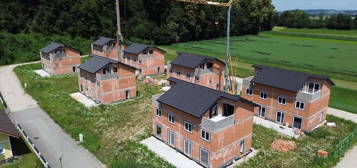 Extrem Förderung 1,5% Fixzins / 20 J. Doppelhaus 128 m² zum Selbstausbau 1A Lage Zeisigweg / Attnang-Puchheim