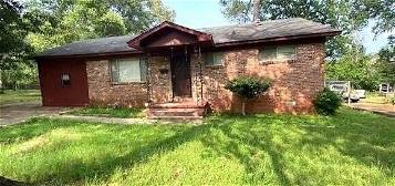3646 Southland Dr, Jackson, MS 39212
