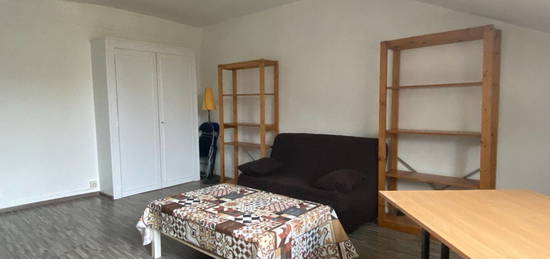 Studio  à louer, 1 pièce, 33 m², Étage 4/4