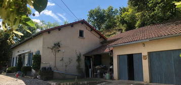 Belle maison dans écrin de verdure