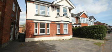 6 bedroom detached house