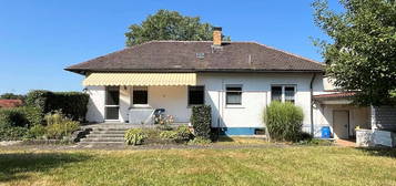 Einfamilienhaus in ruhiger, sonniger Lage mit Terrasse 
und Garten, 96123 Litzendorf