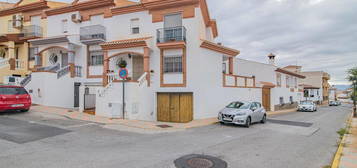 Chalet pareado en venta en calle Miguel Delibes