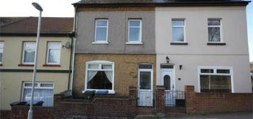 4 bedroom terraced house to rent