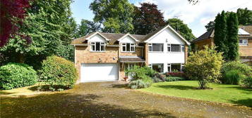 5 bed detached house for sale