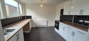 Property to rent in Pen-Yr-Heol, Penywaun, Aberdare CF44