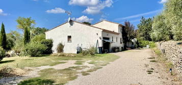 Villa de plain-pied  à louer, 4 pièces, 3 chambres, 125 m²