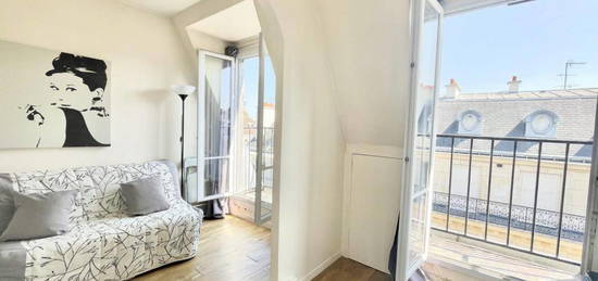 Location Meublée - Studio avec Balcon - Paris 75008