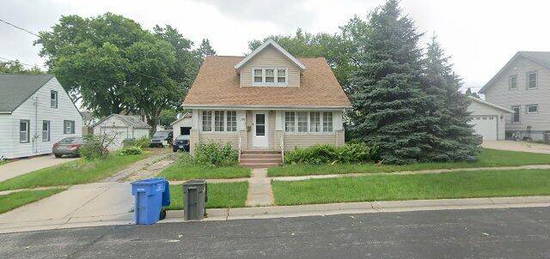 305 North Warren STREET, Watertown, WI 53094