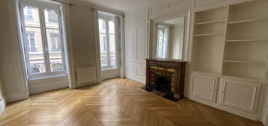 Lyon 6ème - Rue Molière - Très bel appartement 4 pièces de 1