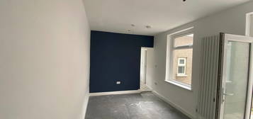 2 bed flat to rent