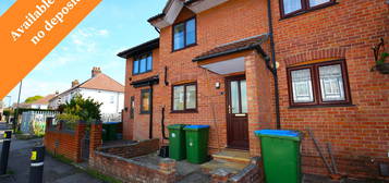 Terraced house to rent in Chapel Crescent, Sholing, Southampton, Hampshire SO19